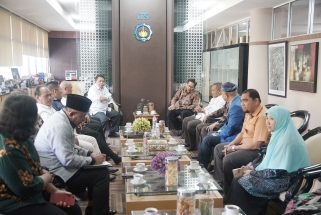 Suasana pertemuan antara Rektor ITS dengan Komisi III DPRD Kepri