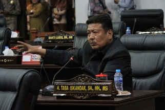 Taba Iskandar ikut memberikan tanggapan