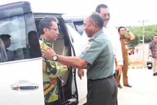 Danrem Brigjend Gabriel Lema menyambut Ketua DPRD Kepri, Jumaga Nadeak