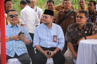 Ketua Komisi I, Bobby Jayanto, Wakil Ketua III DPRD Kepri, Afrijal Dahlan dan Waka II DPRD Kepri, Raden Tjahyono