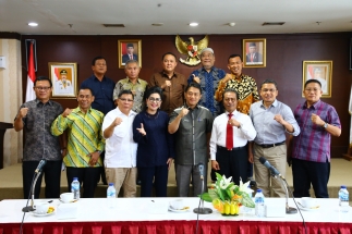 Foto bersama Banmus DPRD Riau dengan Banmus DPRD Kepri