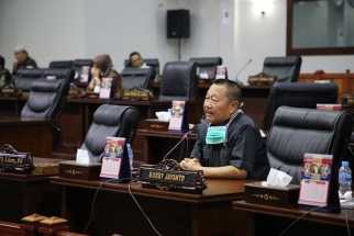 Ketua Komisi I DPRD Kepri, Bobby Jayanto menyampaikan pandangannya