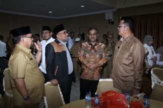 Lis Darmansyah berbincang dengan Bupati Bintan dan Bupati Karimun