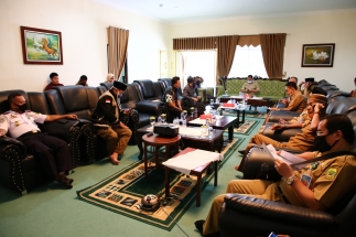 Rapat dengar pendapat antara anggota DPRD Kepri dapil Bintan Lingga dengan Bupati Lingga beserta jajarannya
