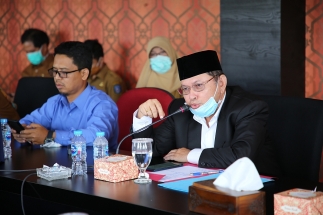 Wakil Ketua III DPRD Kepri, Tengku Afrizal Dahlan saat menyampaikan pandangannya