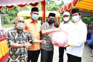Bantuan masker yang diserahkan Gubernur Kepri, Isdianto