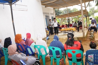 Gubernur Kepri, Isdianto saat bertemu warga Sebauk, Tanjungpinang