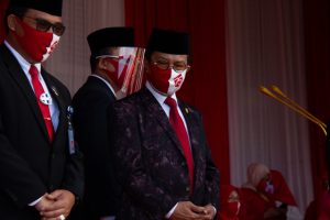 Ketua DPRD Kepri, Jumaga Nadeak saat mengikuti jalannya peringtaan HUT ke 75 Kemerdekaan RI