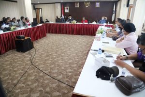 Suasana audiensi Ketua DPRD Kepri dengan perwakilan buruh