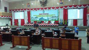 Suasana sidang paripurna di DPRD Kepri