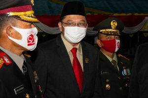 Wakil Ketua II DPRD Kepri, Raden Hari Tjahyono saat menghadiri malam renungan suci
