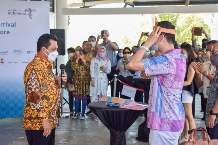 Sambut Turis Perdana di Lagoi, Ansar: Semoga Terus Berlanjut